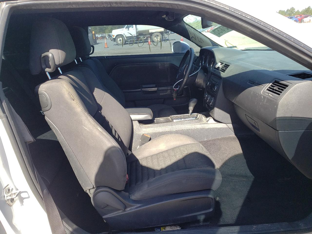 Photo 5 from auction – 2014 DODGE CHALLENGER with VIN 2C3CDYAG1EH311455