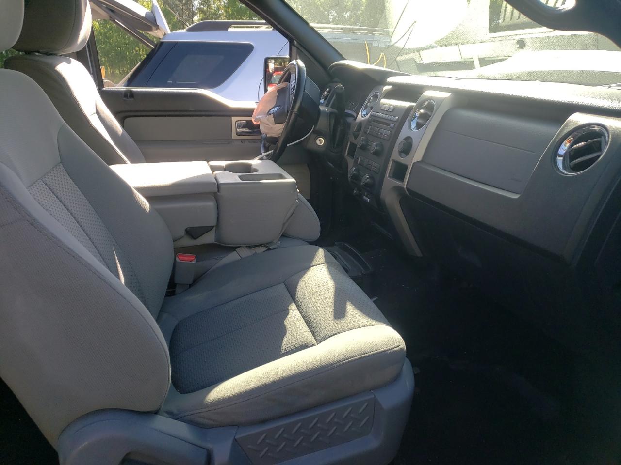 Photo 5 from auction – 2011 FORD F150 SUPER with VIN 1FTEX1CM9BFA48411