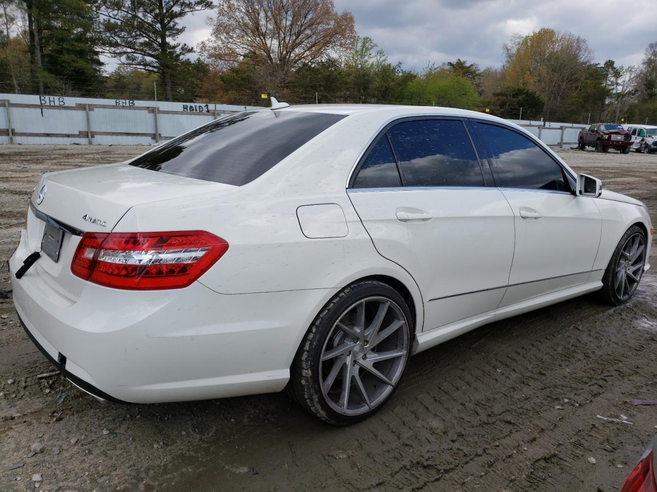 Photo 4 from auction – 2010 MERCEDES-BENZ E 550 4MAT with VIN WDDHF9AB4AA140625