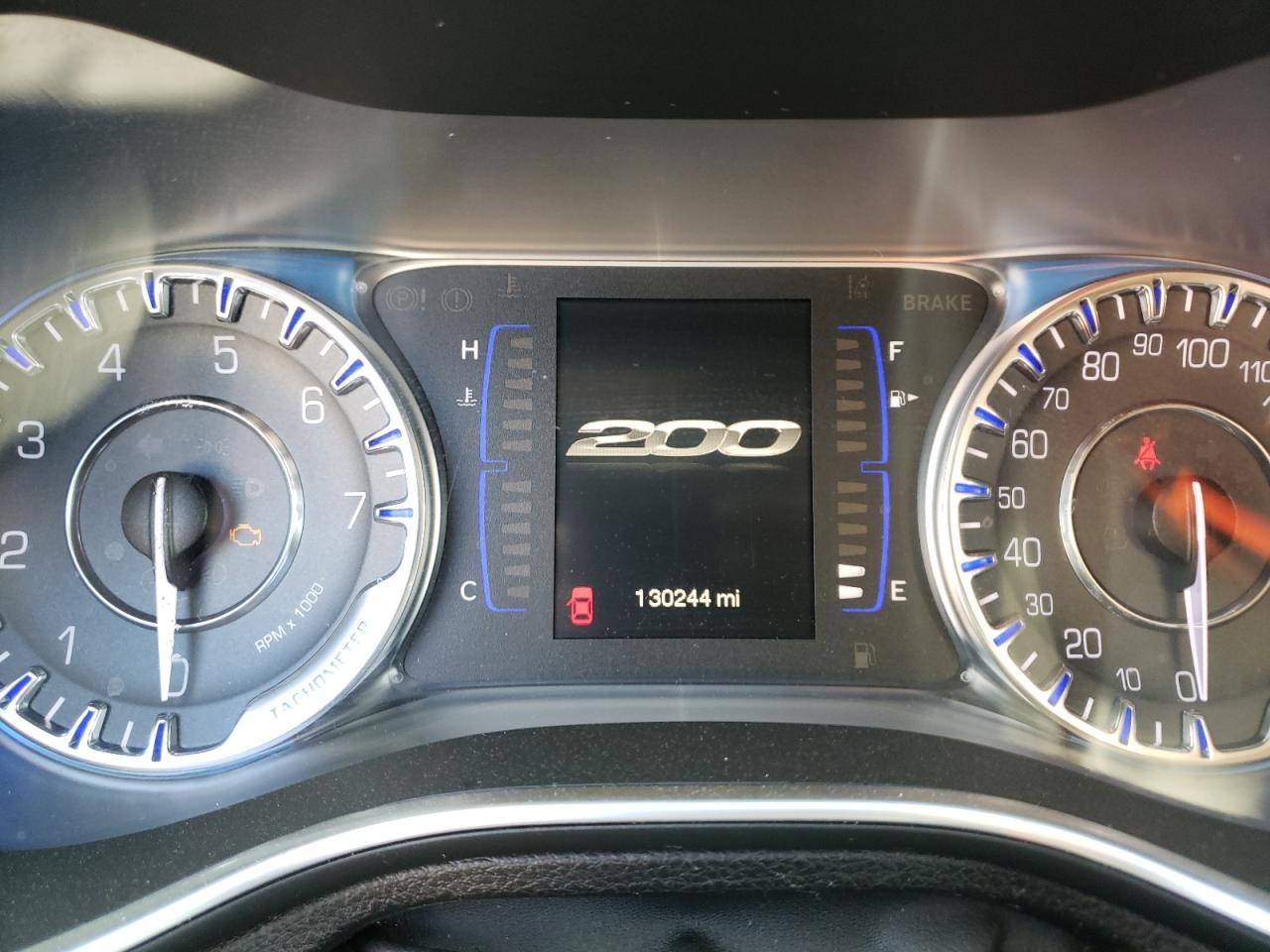 Photo 8 from auction – 2015 CHRYSLER 200 LIMITE with VIN 1C3CCCAB0FN659752