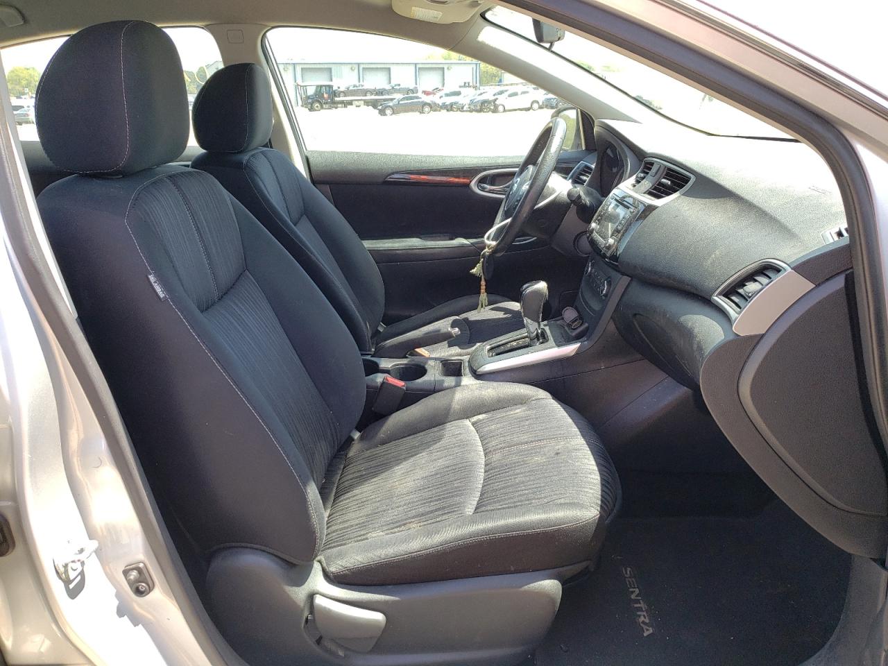 Photo 5 from auction – 2016 NISSAN SENTRA S with VIN 3N1AB7AP2GY286438