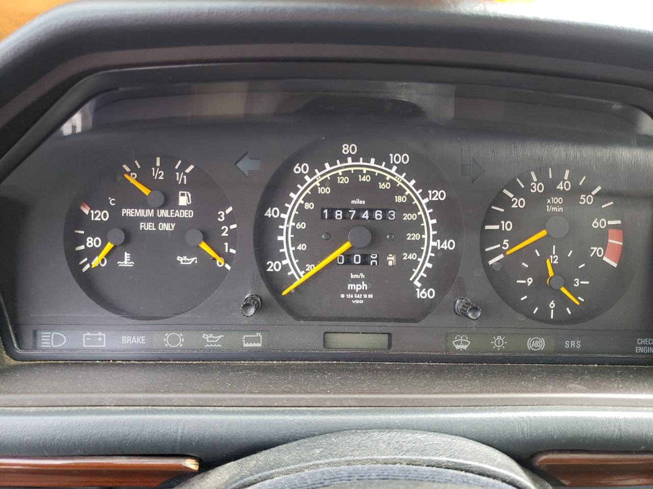 Photo 8 from auction – 1992 MERCURY 300E with VIN WDBEA30D7NB770097