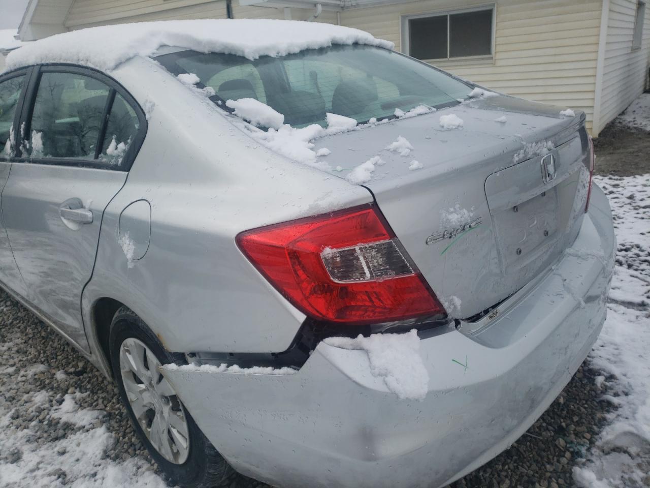 Photo 9 from auction – 2012 HONDA CIVIC LX with VIN 19XFB2F57CE012192