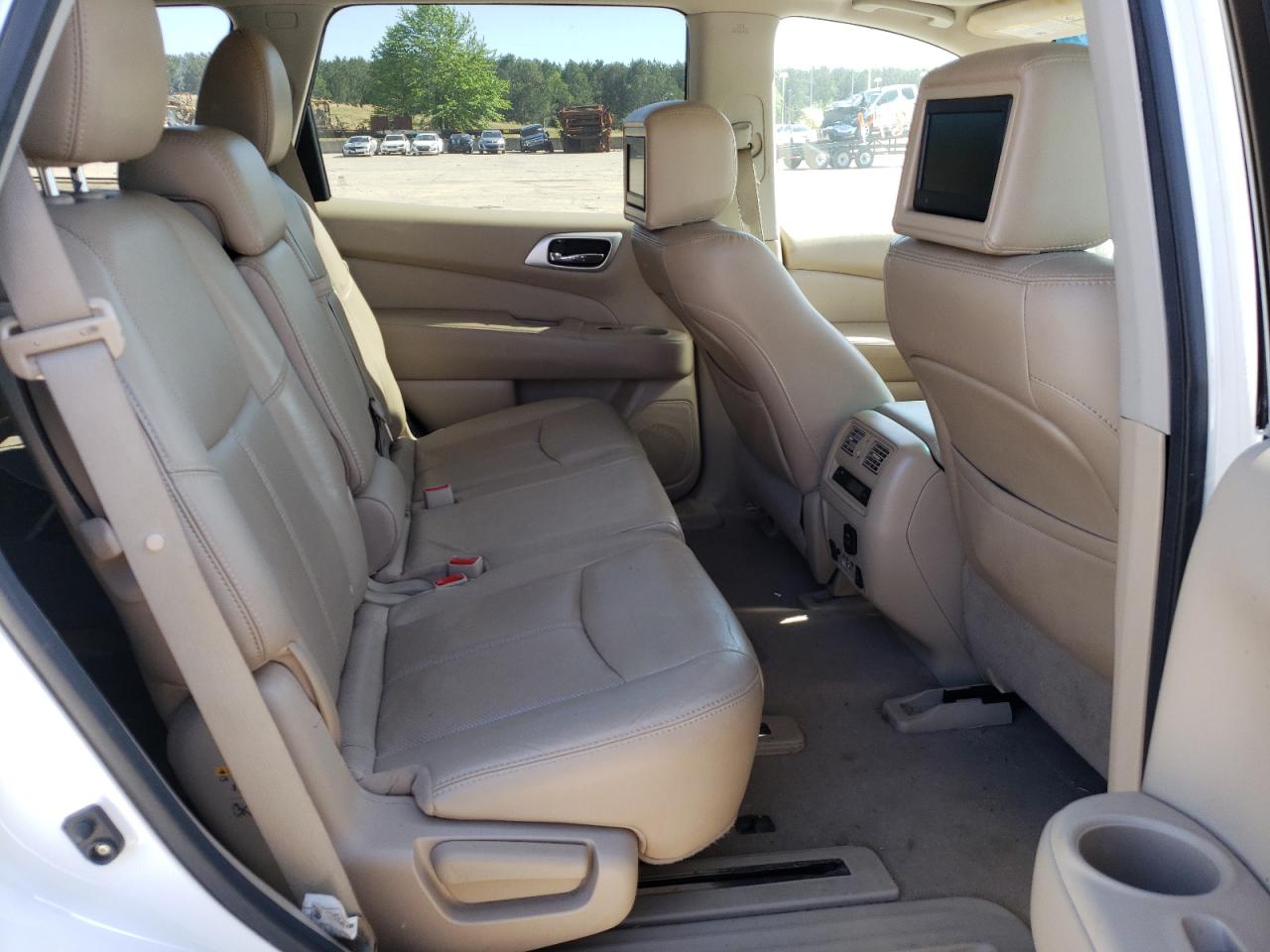Photo 6 from auction – 2014 NISSAN PATHFINDER with VIN 5N1CR2MN1EC649652