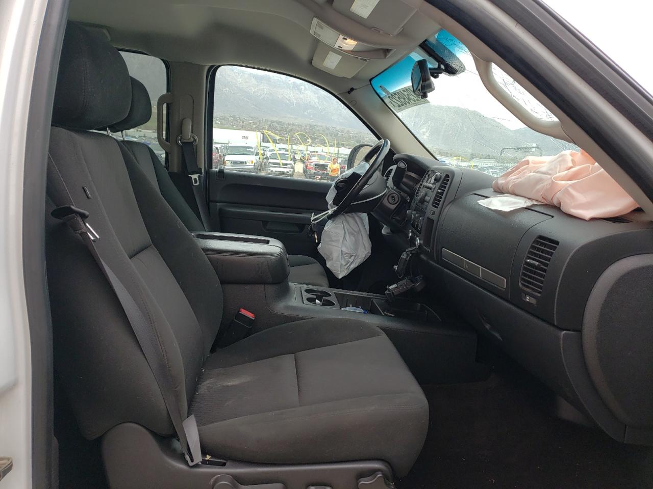 Photo 5 from auction – 2011 CHEVROLET SILVERADO with VIN 3GCPKSE30BG350038