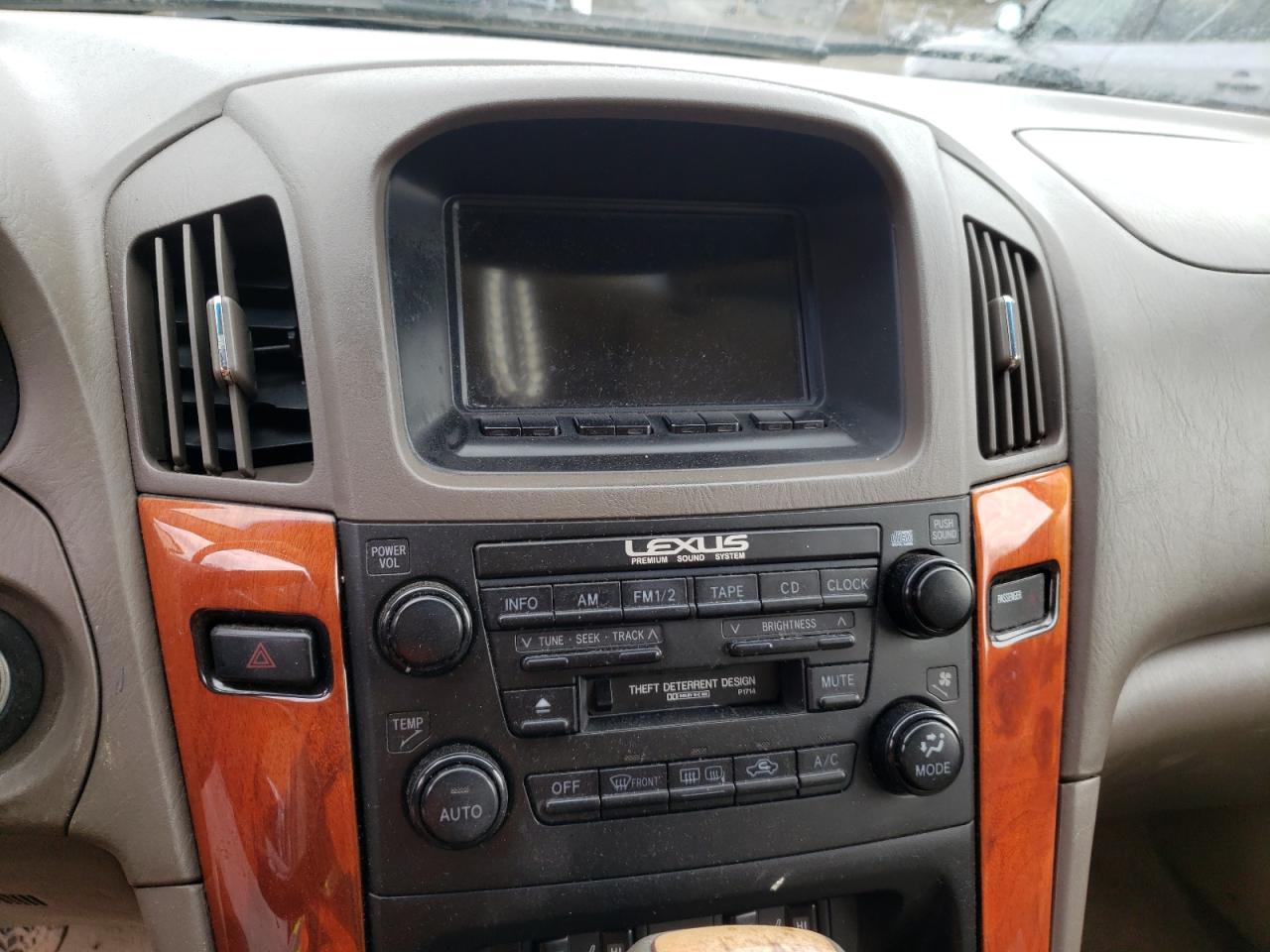 Photo 9 from auction – 2001 LEXUS RX 300 with VIN JTJHF10U210191364
