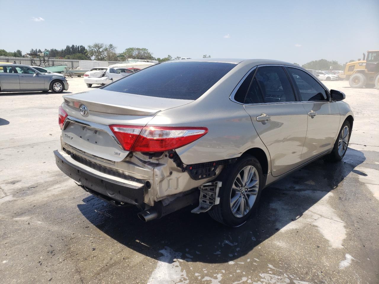 Photo 4 from auction – 2015 TOYOTA CAMRY LE with VIN 4T1BF1FK5FU060956