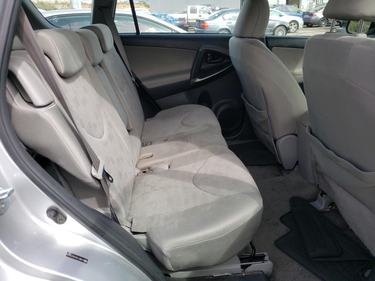 Photo 6 from auction – 2009 TOYOTA RAV4 with VIN JTMBF33V09D003826