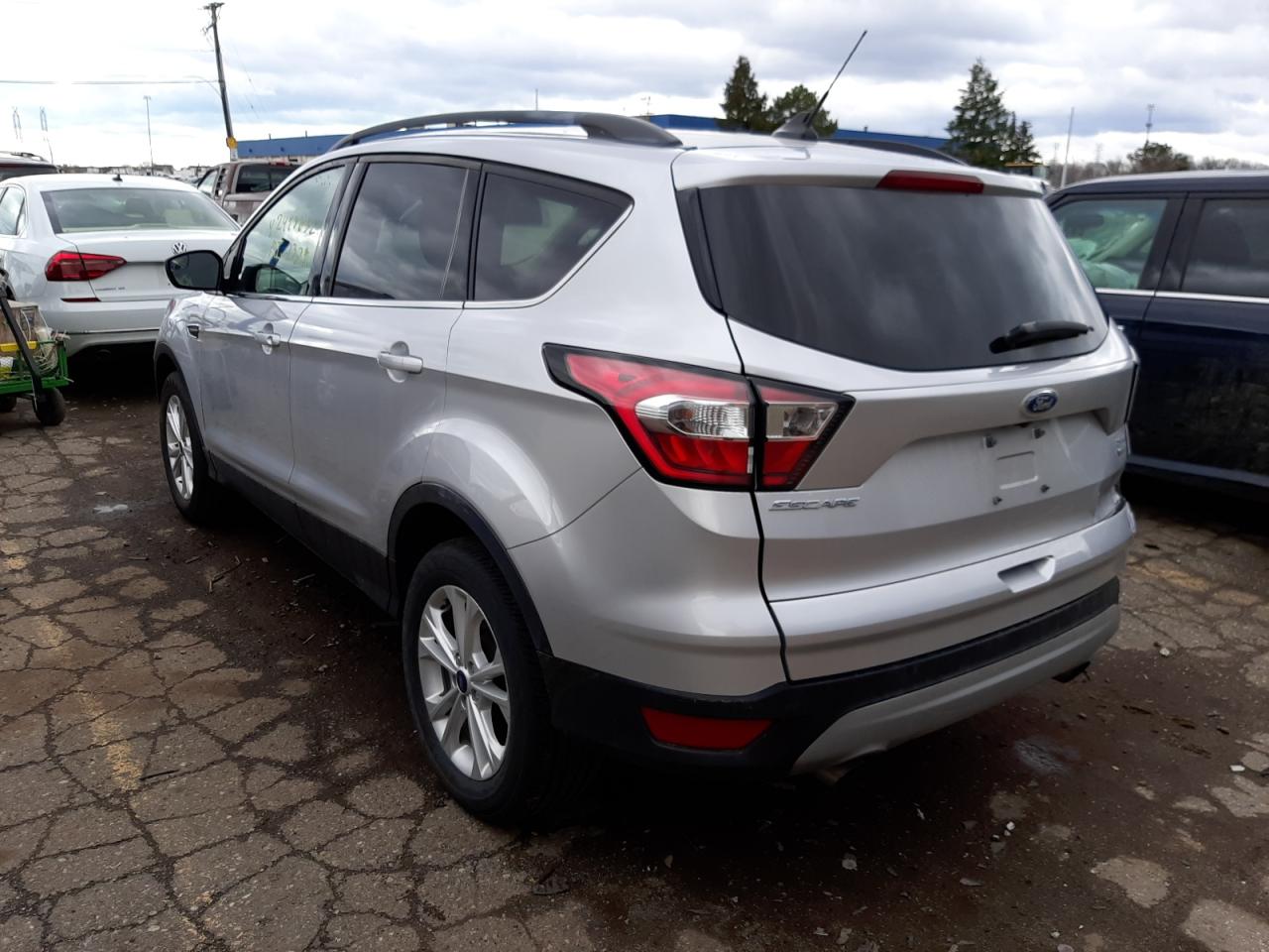 Photo 3 from auction – 2018 FORD ESCAPE SEL with VIN 1FMCU0HD7JUD02836