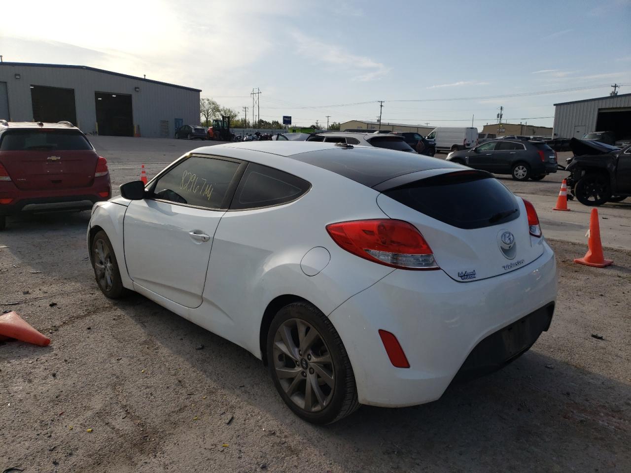 Photo 3 from auction – 2016 HYUNDAI VELOSTER with VIN KMHTC6AD6GU294270