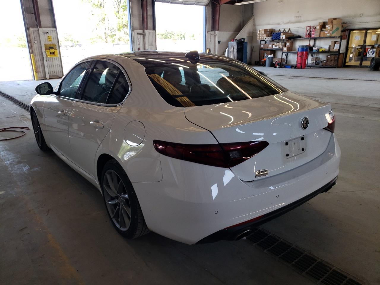 Photo 3 from auction – 2017 ALFA ROMEO GIULIA with VIN ZARFAEBN3H7552047