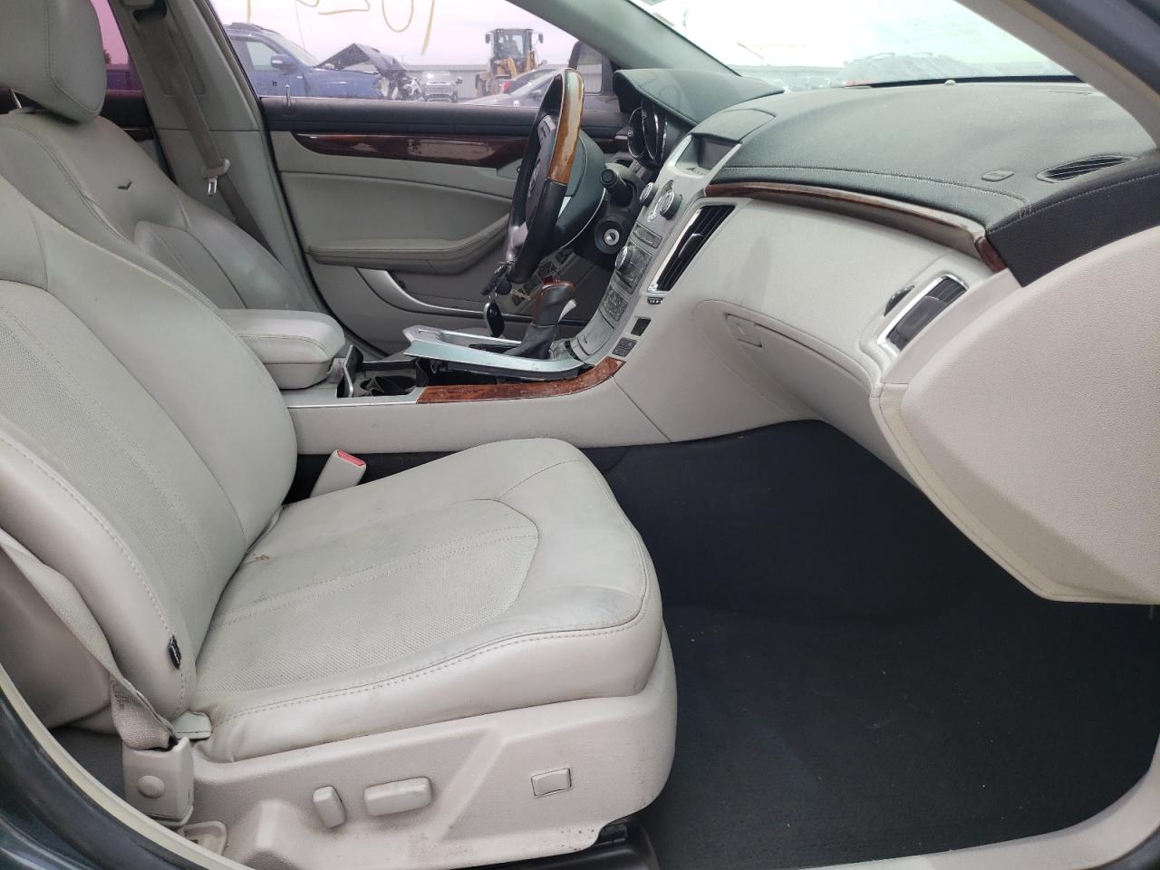 Photo 5 from auction – 2009 CADILLAC CTS with VIN 1G6DF577890162992