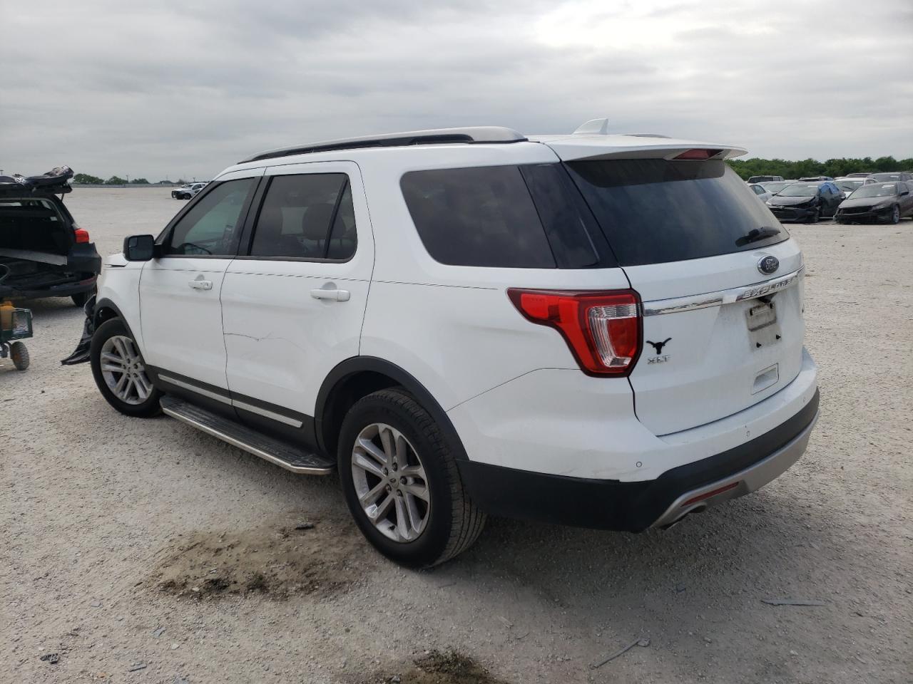 Photo 3 from auction – 2016 FORD EXPLORER X with VIN 1FM5K7D80GGB33685