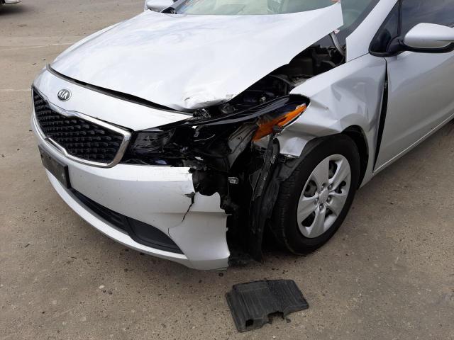 Photo 9 from auction – 2017 KIA FORTE LX with VIN 3KPFK4A75HE044330