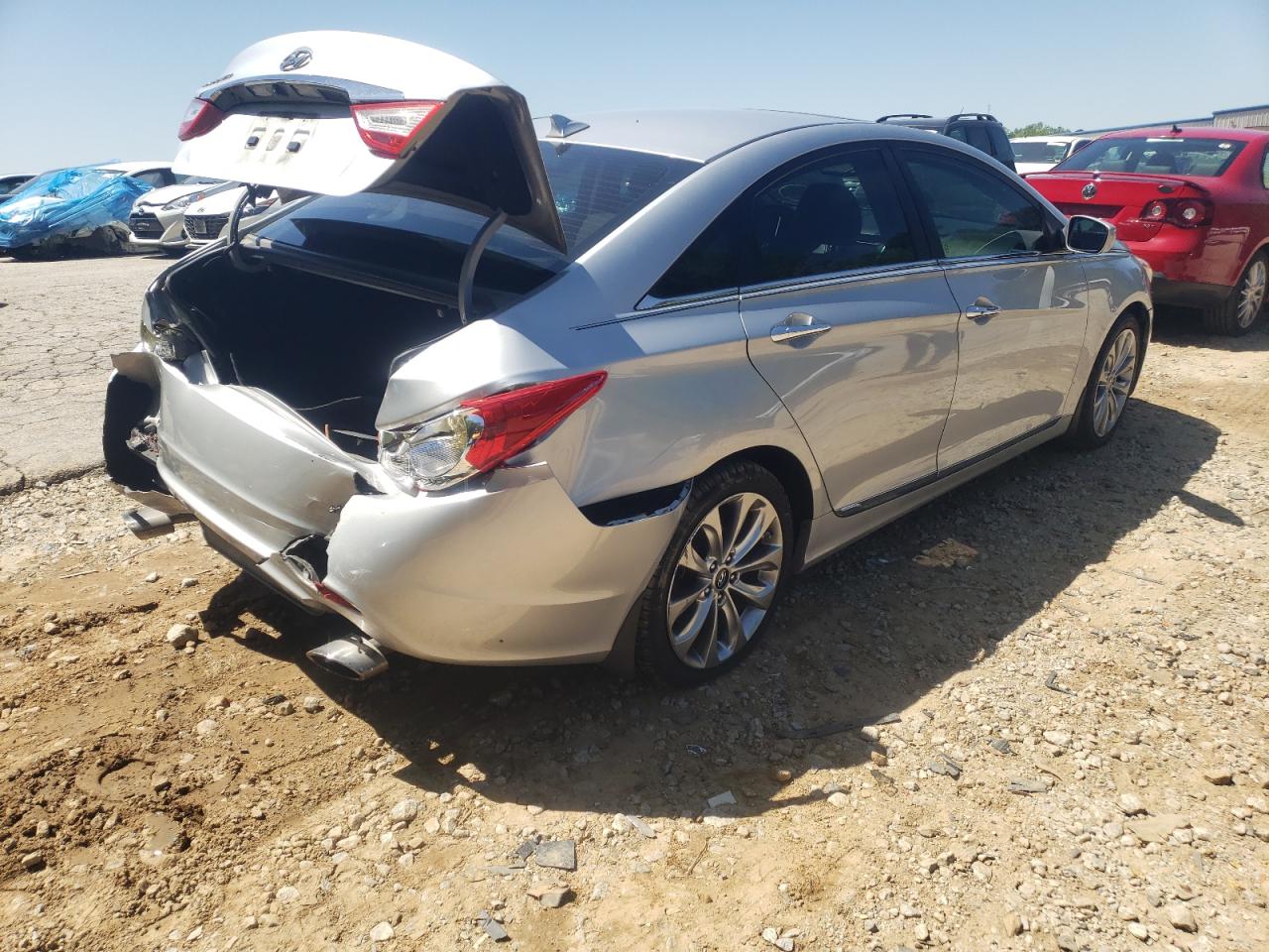 Photo 4 from auction – 2013 HYUNDAI SONATA SE with VIN 5NPEC4ACXDH608808