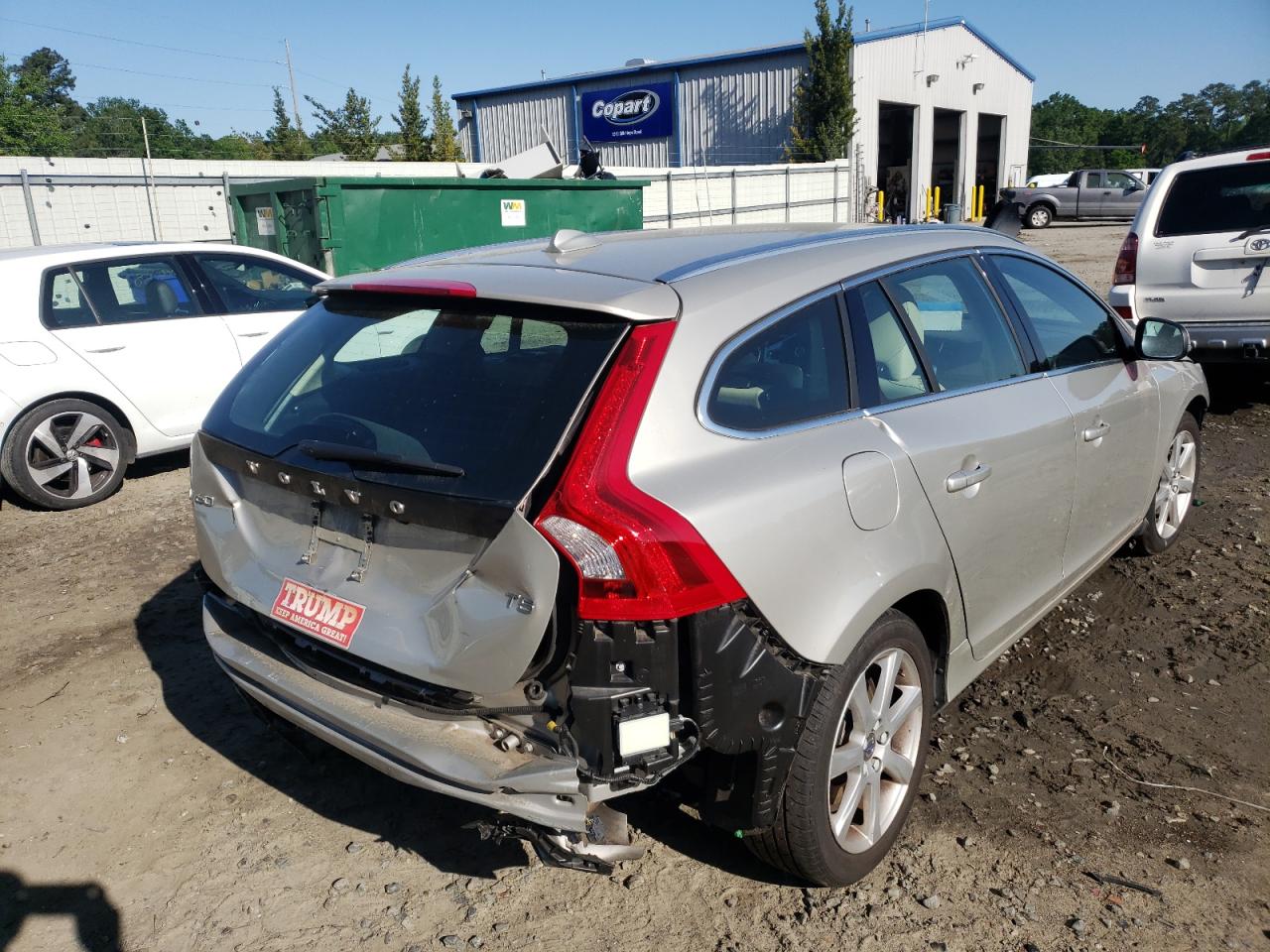 Photo 4 from auction – 2017 VOLVO V60 T5 PRE with VIN YV140MEK2H1355657