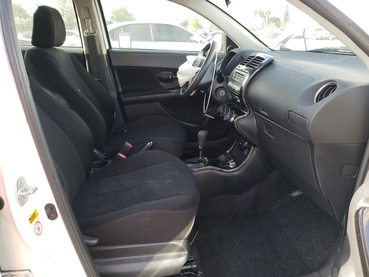 Photo 5 from auction – 2009 TOYOTA SCION XD with VIN JTKKU10479J044227
