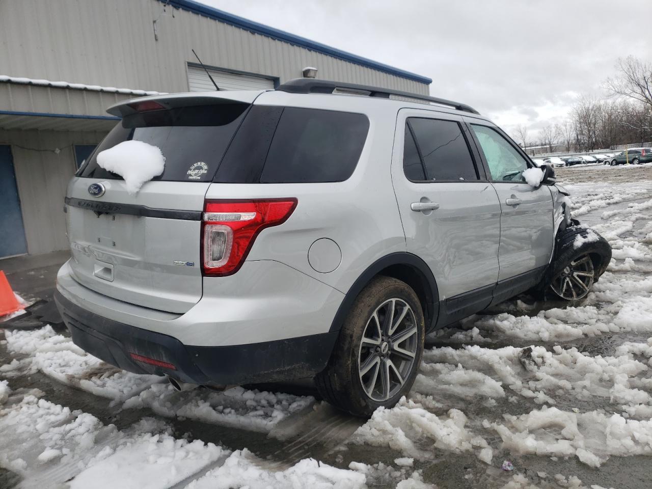 Фото 4 с аукциона – 2015 FORD EXPLORER X с VIN 1FM5K8D81FGB80048