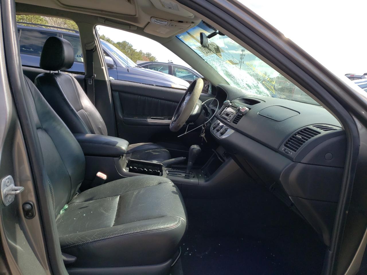 Photo 5 from auction – 2005 TOYOTA CAMRY LE with VIN 4T1BE32K65U613245