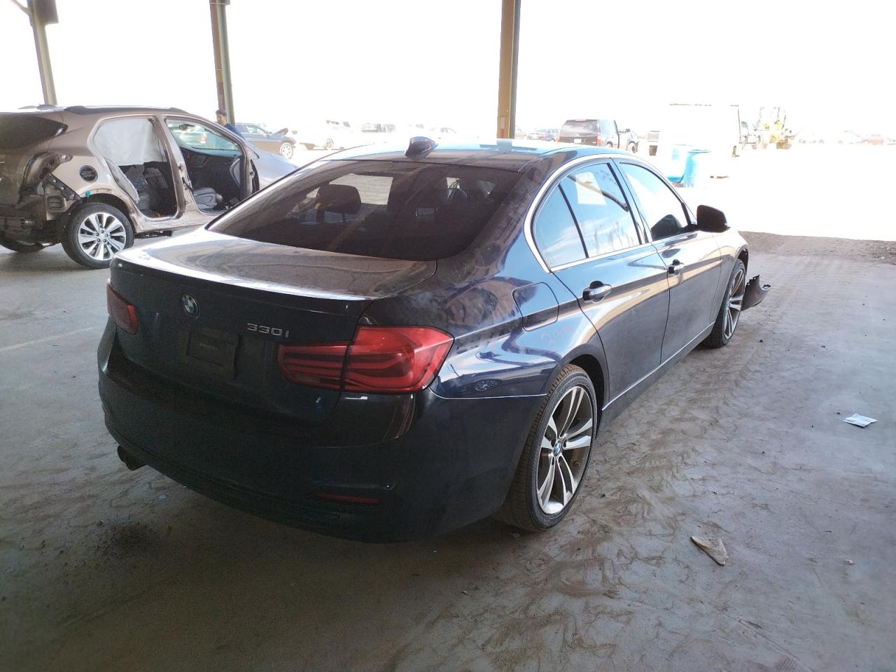 Photo 4 from auction – 2017 BMW 330 I with VIN WBA8B9G53HNU48893