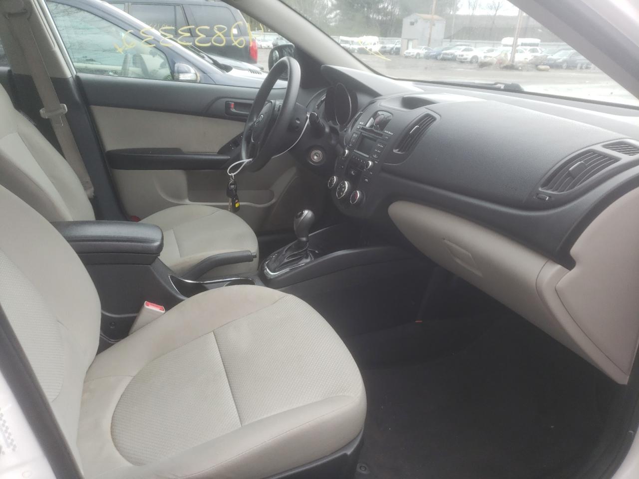 Photo 5 from auction – 2011 KIA FORTE EX with VIN KNAFU4A22B5380340