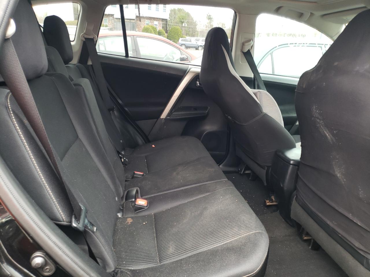 Photo 6 from auction – 2015 TOYOTA RAV4 XLE with VIN 2T3RFREV8FW365531