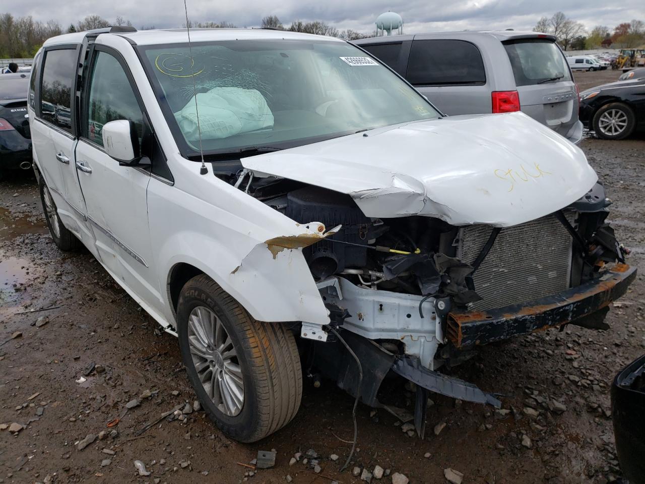 CHRYSLER TOWN & COU 2015 with VIN 2C4RC1JG7FR720538 - Photo from auction