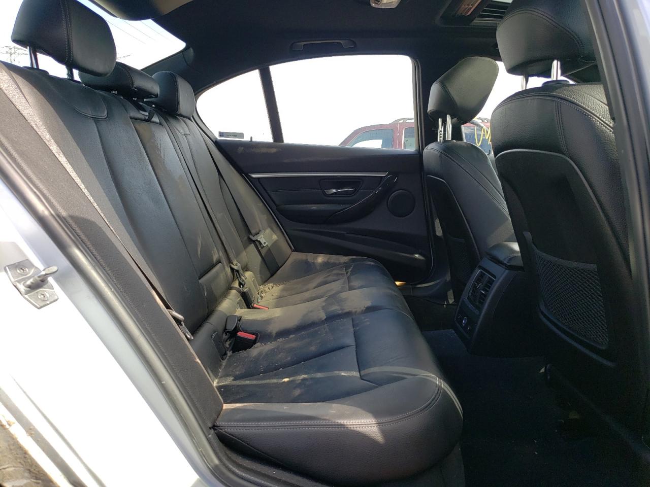 Photo 6 from auction – 2017 BMW 330 XI with VIN WBA8D9G51HNU60339