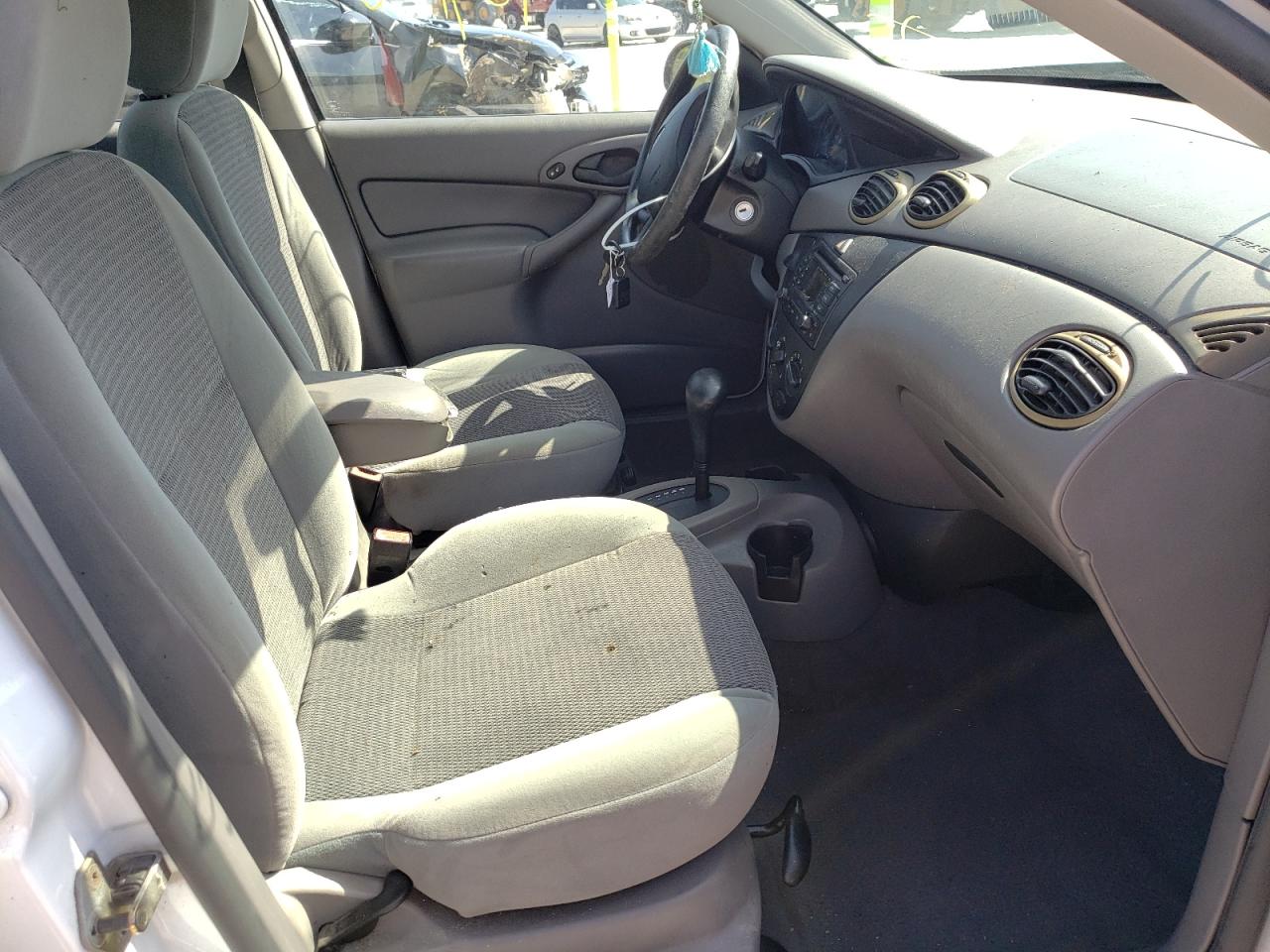Photo 5 from auction – 2003 FORD FOCUS SE C with VIN 1FAFP34353W334821