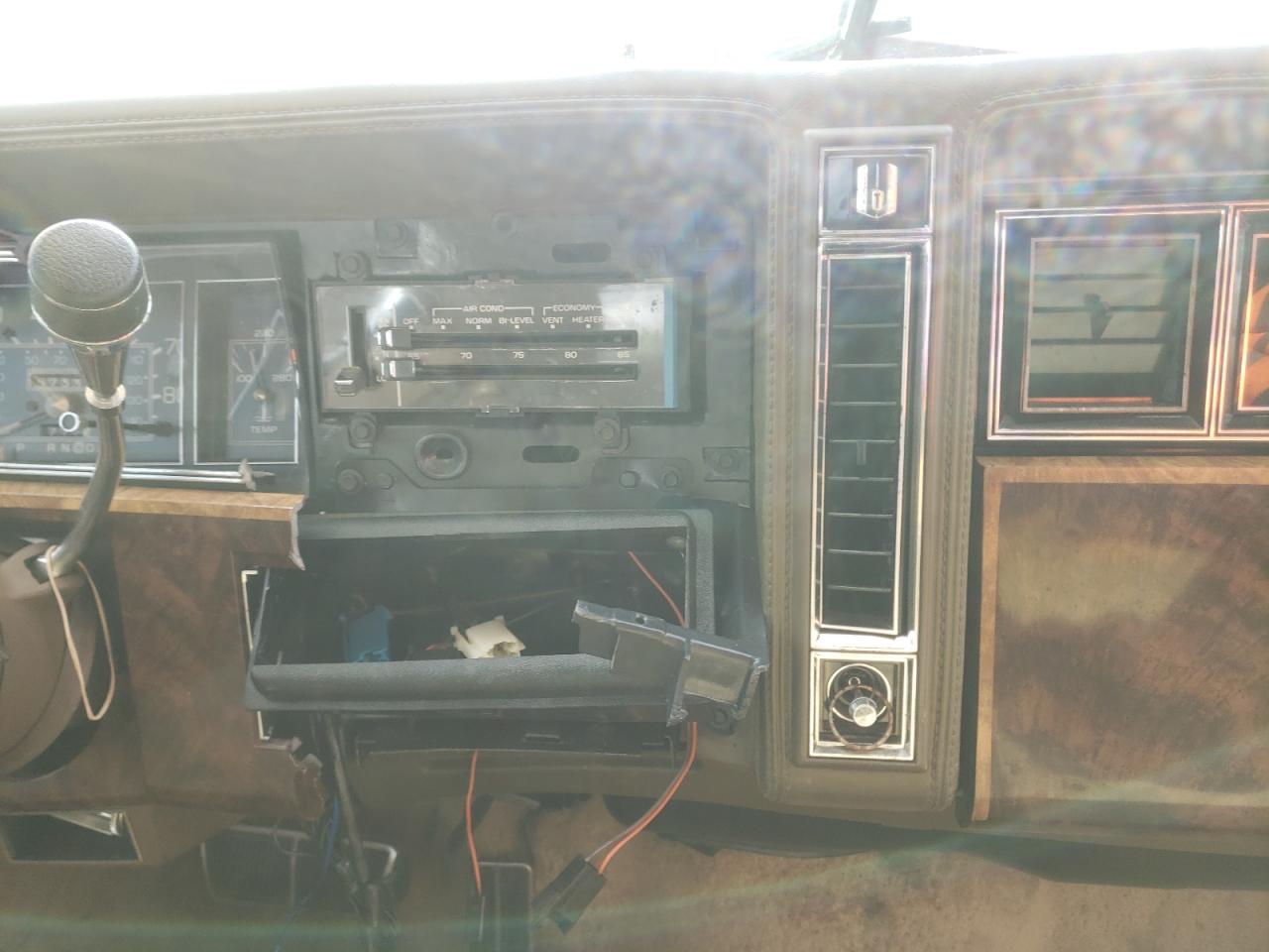 Photo 9 from auction – 1985 OLDSMOBILE TORONADO B with VIN 1G3EZ57Y7FE331092