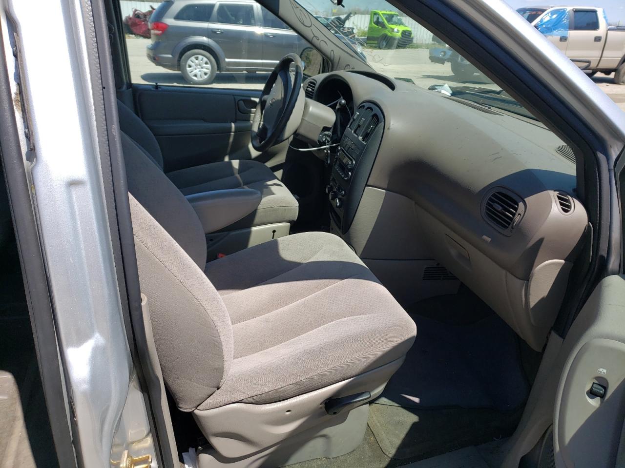 Photo 5 from auction – 2003 DODGE GRAND CARA with VIN 2D4GP44L93R220918