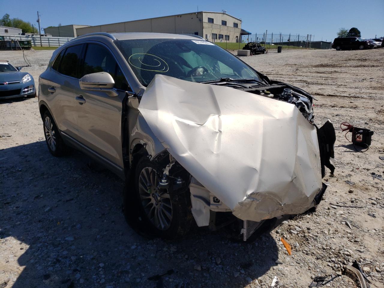 LINCOLN MKC 2015 with VIN 5LMCJ2A93FUJ17956 - Photo from auction