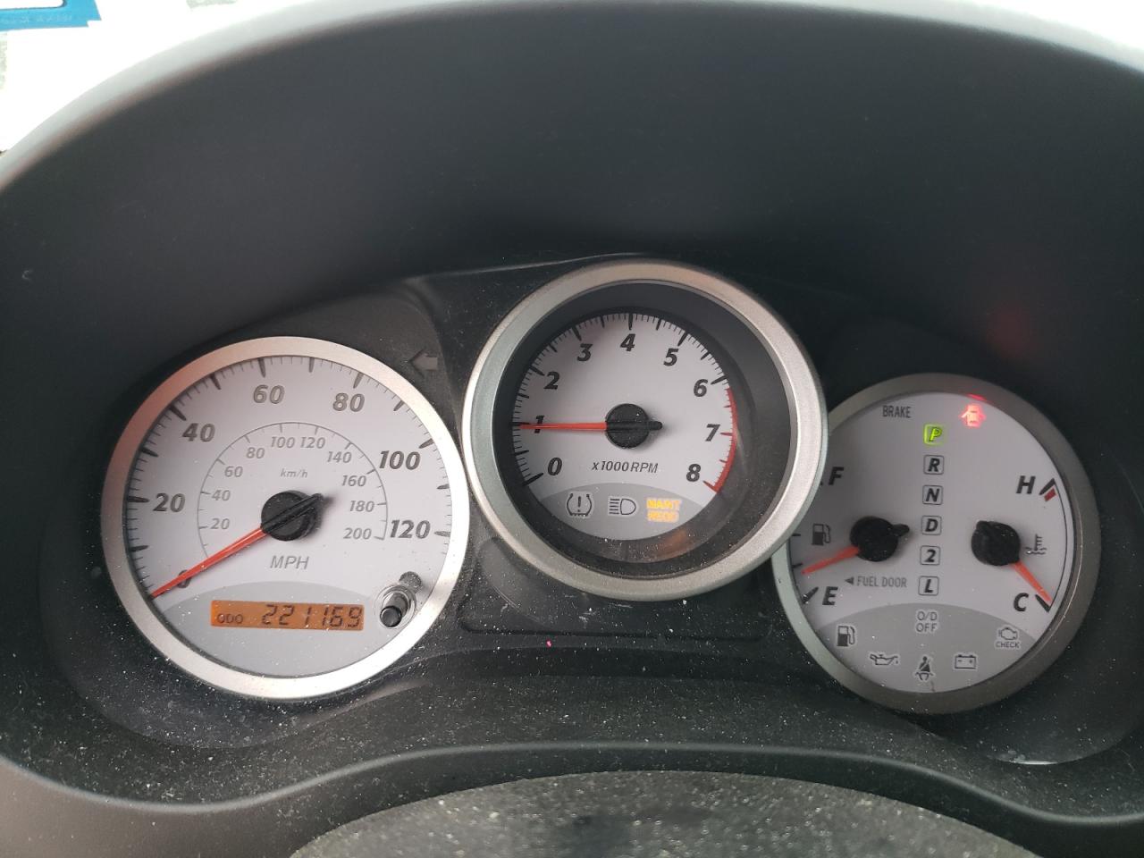 Photo 8 from auction – 2005 TOYOTA RAV4 with VIN JTEGD20VX50067654