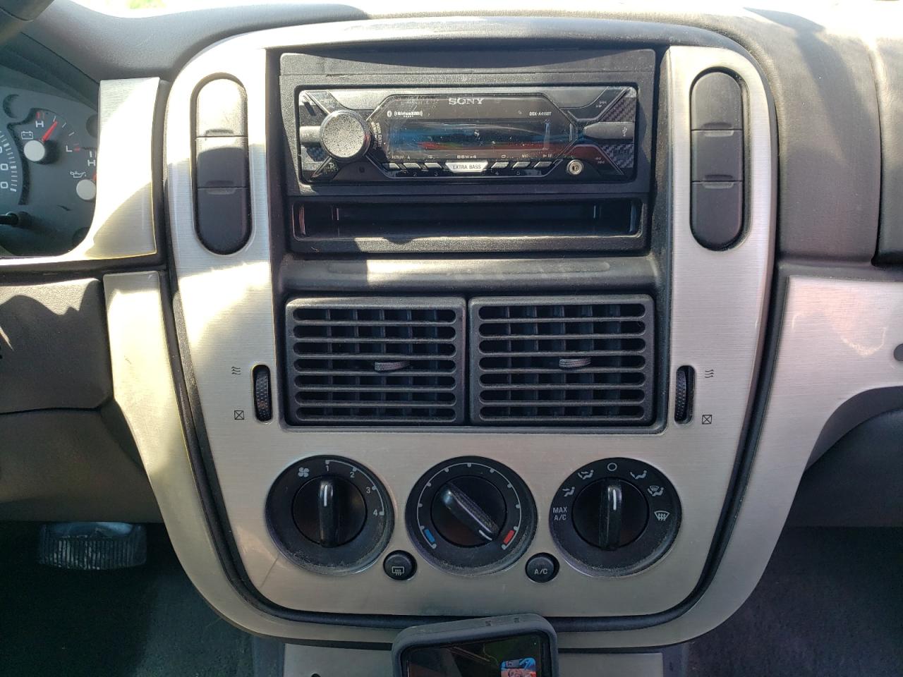 صورة رقم 9 من المزاد - 2004 FORD EXPLORER X مع VIN 1FMZU62KX4UC16056