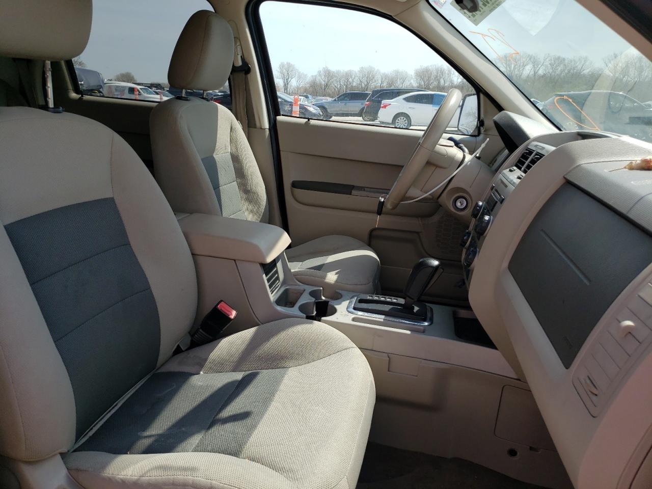 Photo 5 from auction – 2008 FORD ESCAPE XLT with VIN 1FMCU03108KE38597