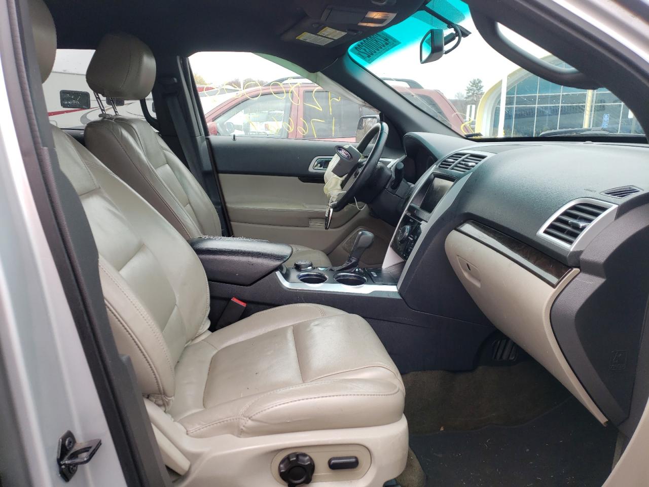 Photo 5 from auction – 2013 FORD EXPLORER L with VIN 1FM5K8F82DGC72098