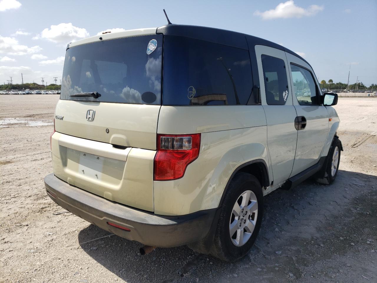 Photo 4 from auction – 2011 HONDA ELEMENT EX with VIN 5J6YH1H74BL002865