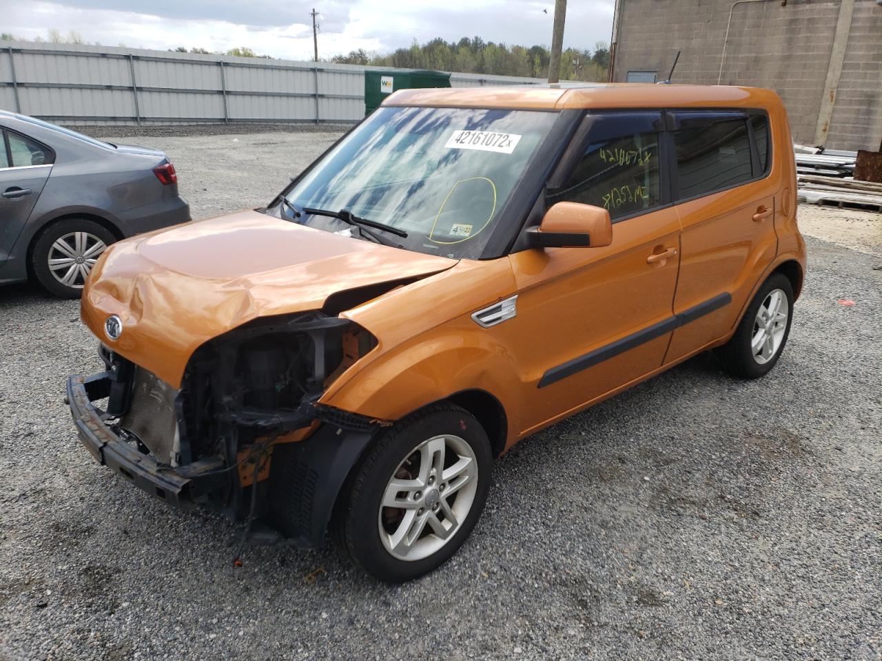 Photo 2 from auction – 2011 KIA SOUL + with VIN KNDJT2A29B7282642