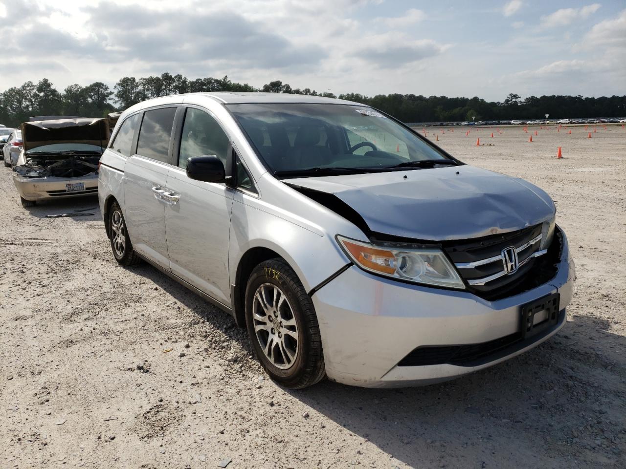 HONDA ODYSSEY EX 2011 with VIN 5FNRL5H62BB025703 - Photo from auction