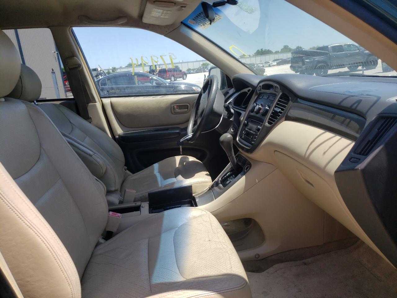 Photo 5 from auction – 2003 TOYOTA HIGHLANDER with VIN JTEGF21A130087150