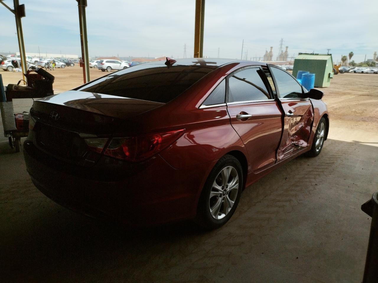 Photo 4 from auction – 2013 HYUNDAI SONATA SE with VIN 5NPEC4AC3DH718695