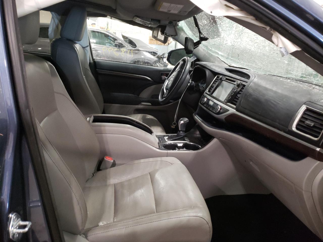 Photo 5 from auction – 2014 TOYOTA HIGHLANDER with VIN 5TDDKRFH1ES071743