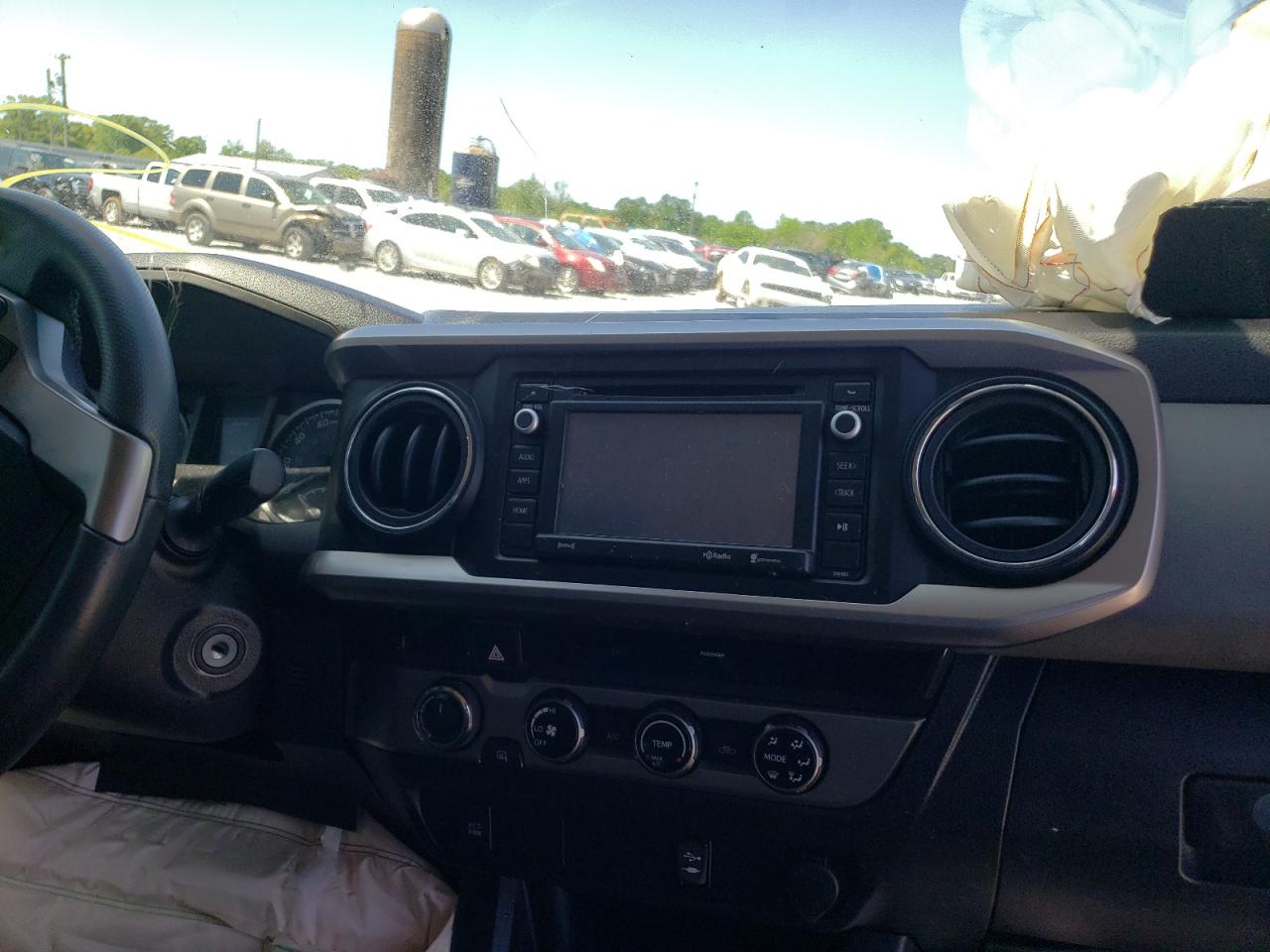 Photo 9 from auction – 2016 TOYOTA TACOMA DOU with VIN 5TFCZ5AN0GX034175