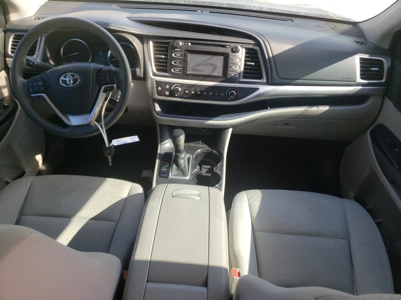 Photo 9 from auction – 2014 TOYOTA HIGHLANDER with VIN 5TDZKRFH8ES011674