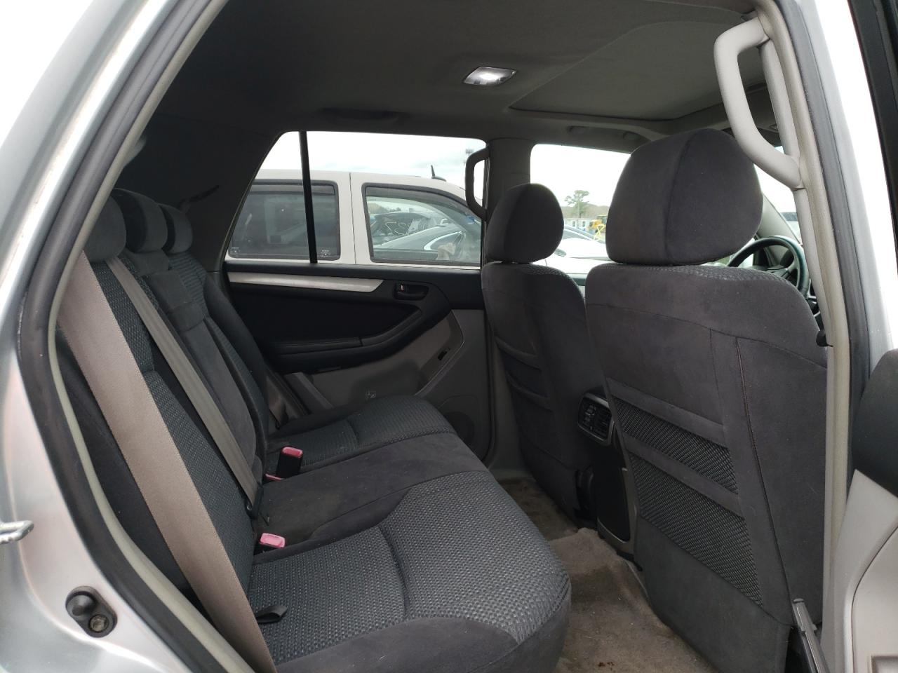 Photo 6 from auction – 2004 TOYOTA 4RUNNER SR with VIN JTEBU14R348021777