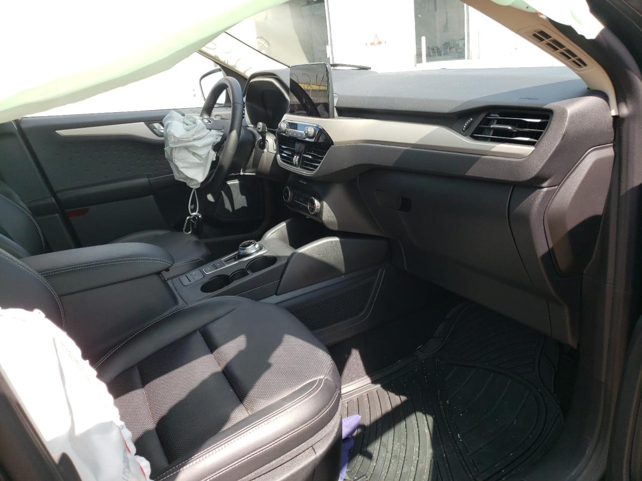 Photo 5 from auction – 2020 FORD ESCAPE SEL with VIN 1FMCU9H69LUC17683