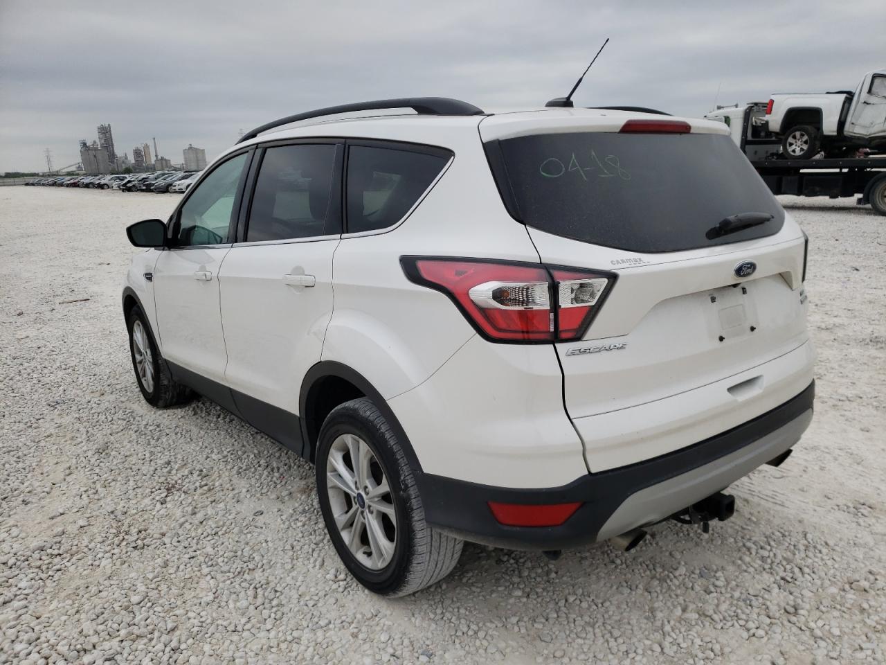 Photo 3 from auction – 2017 FORD ESCAPE SE with VIN 1FMCU9G95HUE25319