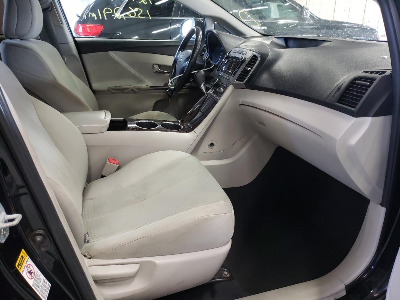 Photo 5 from auction – 2010 TOYOTA VENZA with VIN 4T3BA3BB9AU010738
