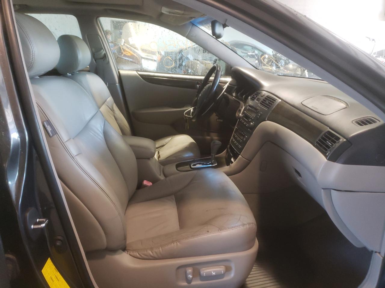 Photo 5 from auction – 2004 LEXUS ES 330 with VIN JTHBA30G845041777