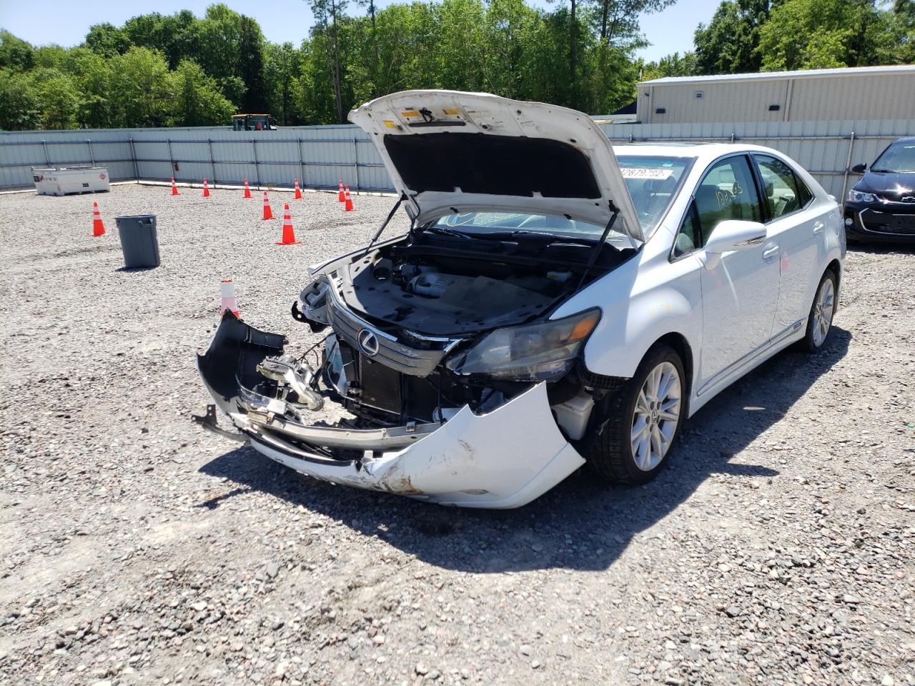 Photo 2 from auction – 2010 LEXUS HS 250H with VIN JTHBB1BA0A2006805